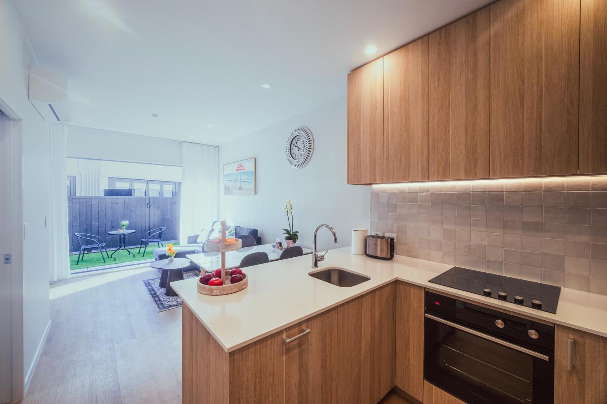 Modern Townhouse Close To City With Full Kitchen - Ellerslie Окленд Екстер'єр фото